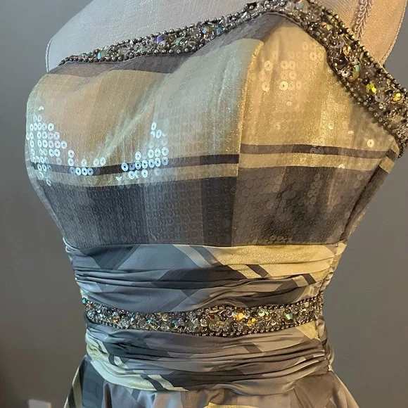 Tony Bowls Elegant High Low Sequined Bead Plaid Prom Dress Sz 8 Silver Yellow - Picture 12 of 12
